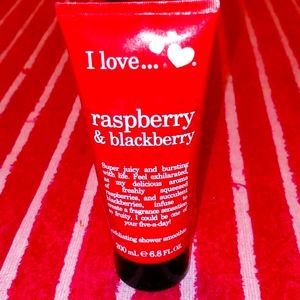 I Love exfoliating shower smoothie bodywash new
